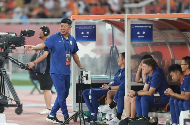 爱游戏中国官网-济南文旅三件事惹怒韩鹏，泰山队新赛季前景堪忧